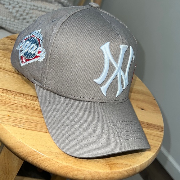 Legacy. SnapBack New York hat. Excellent condition only wore once. - Picture 1 of 4